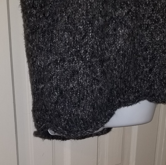 2/$20 Mac & Jac Big comfy sweater size medium - Picture 4 of 5